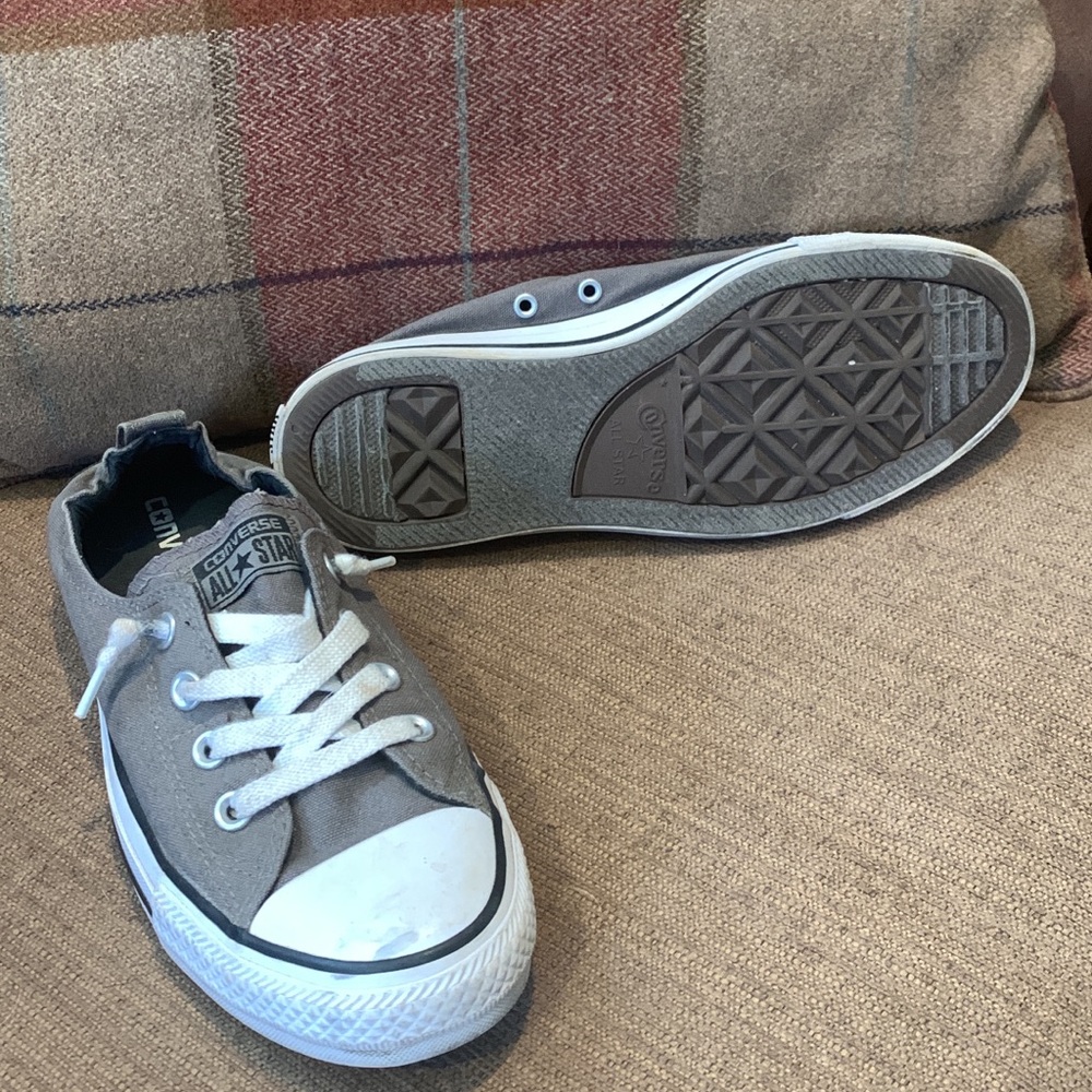 Womens Converse slip ons! Size 10